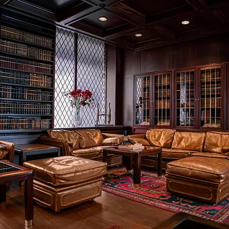 Holt Hotel 4*
